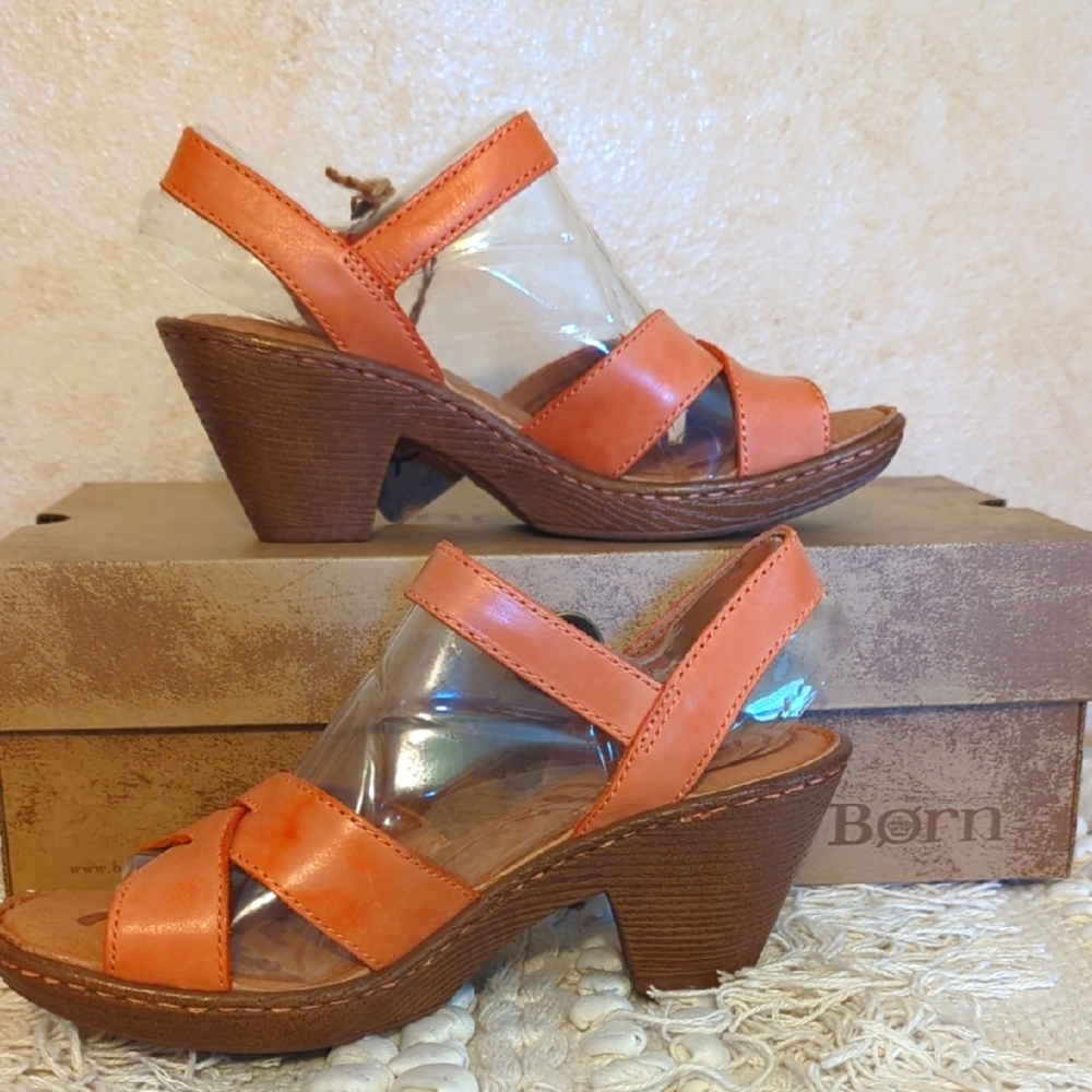 Born NWT Leather Sandals 7 Burnt Orange